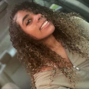 Meet your Posher, Sayonia